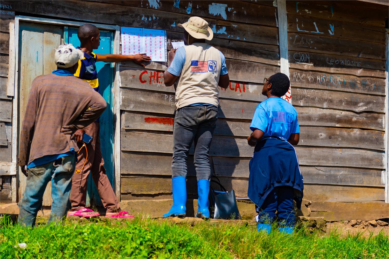 Affichage et vérification communautaire des listes de ménages identifiés